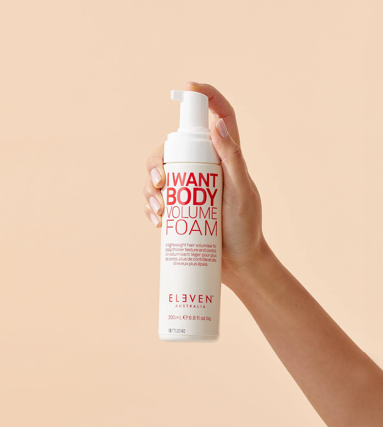 ELEVEN AUSTRALIA I Want Body Volume Foam applying on damp hair for lift and fullness