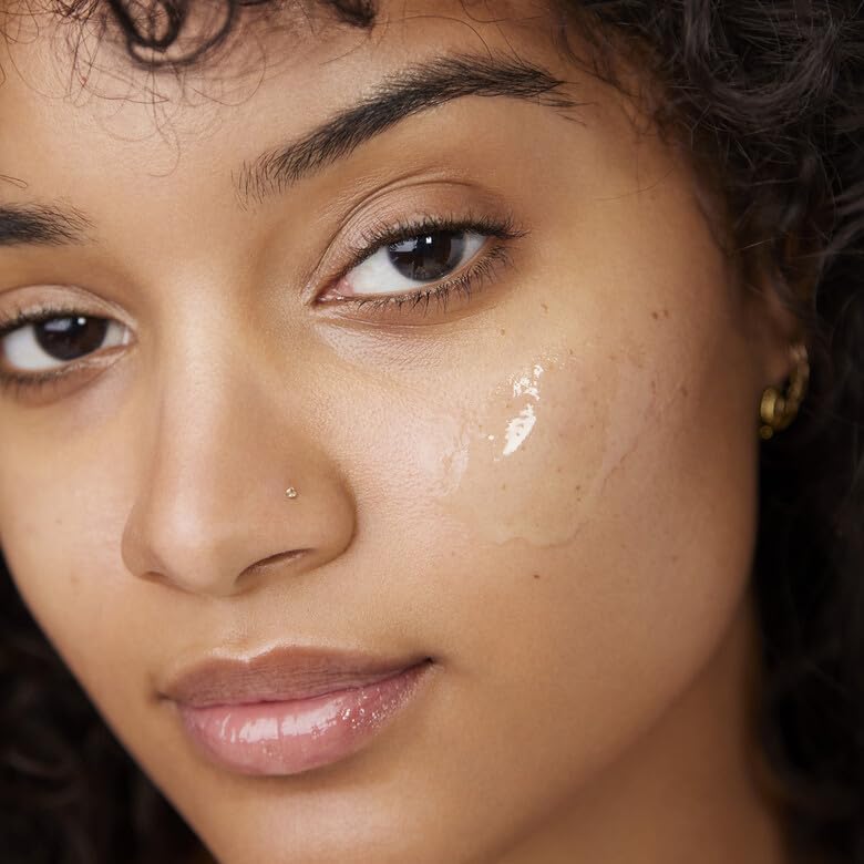 e.l.f. Power Grip Primer Mini skin-tone compatibility emphasizes universal shade for all types and tones.