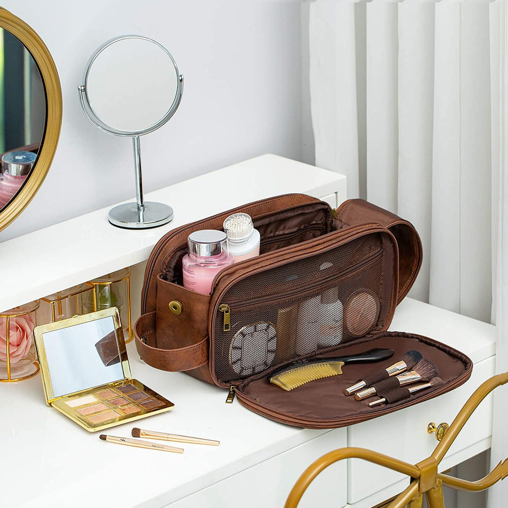 Elviros Toiletry Bag Fathers Day gift-ready design appeals to dads.