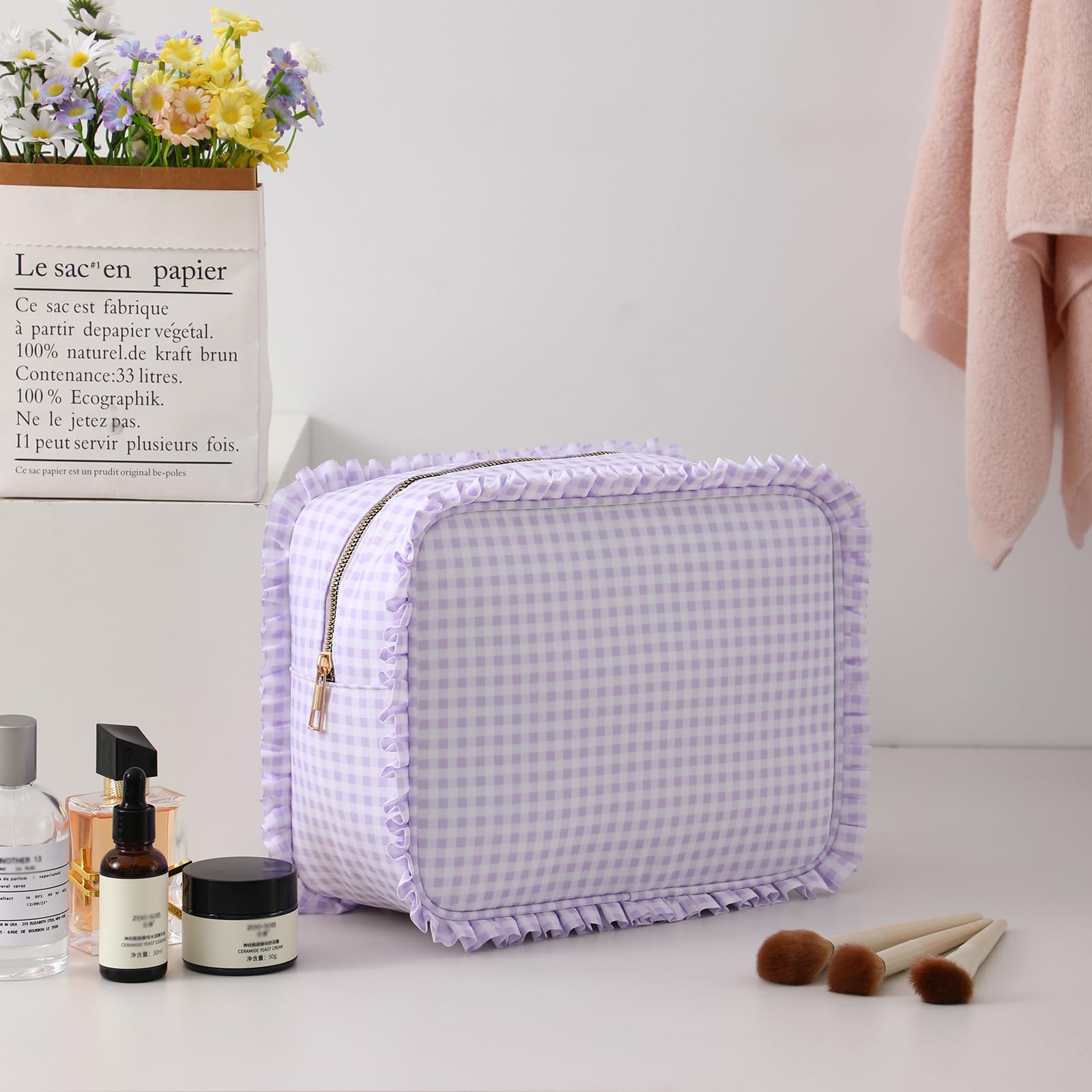 Embrunioice gingham ruffle bag side view highlights compact carry.
