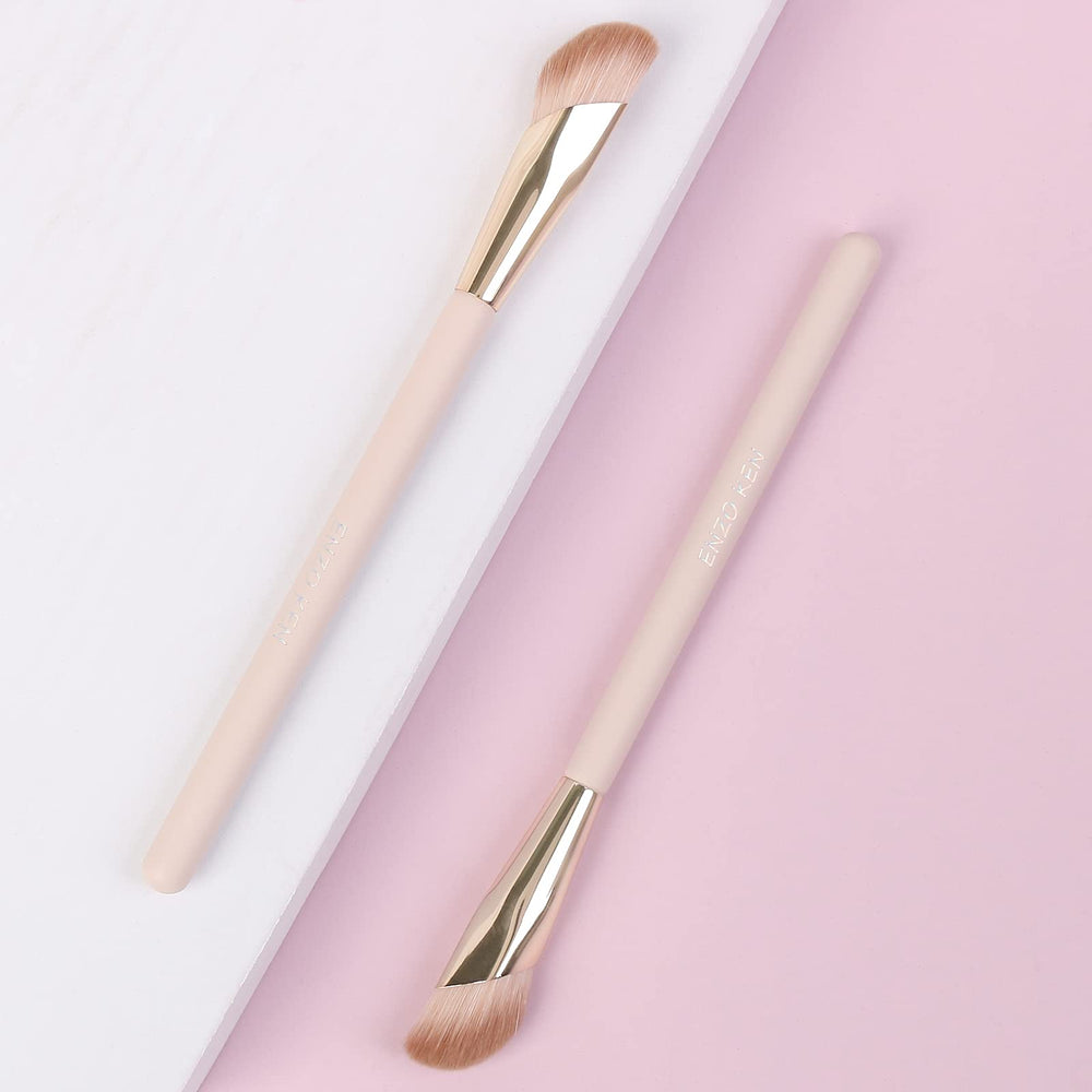 ENZO KEN face concealer brush for spot concealment around blemishes.