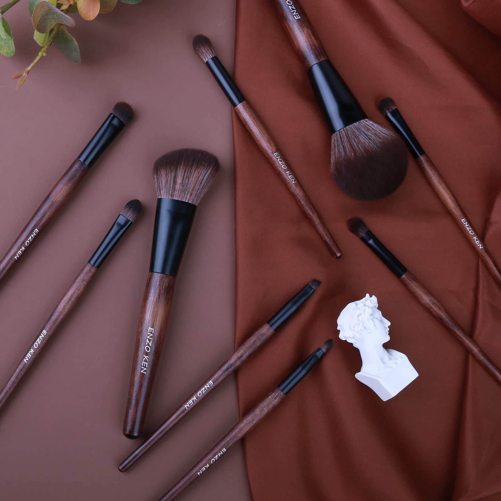 ENZO KEN travel case with compact brushes