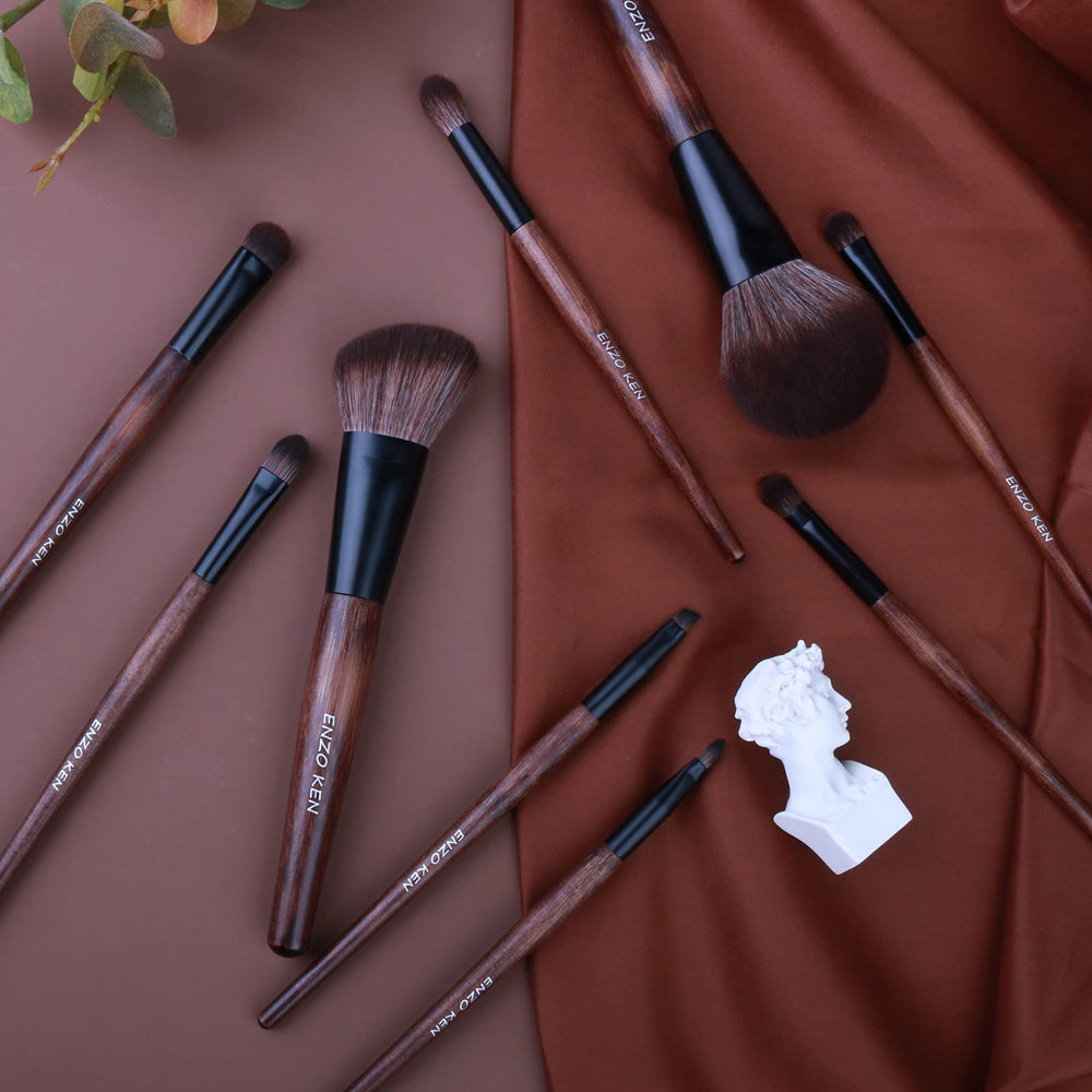 ENZO KEN travel case with compact brushes