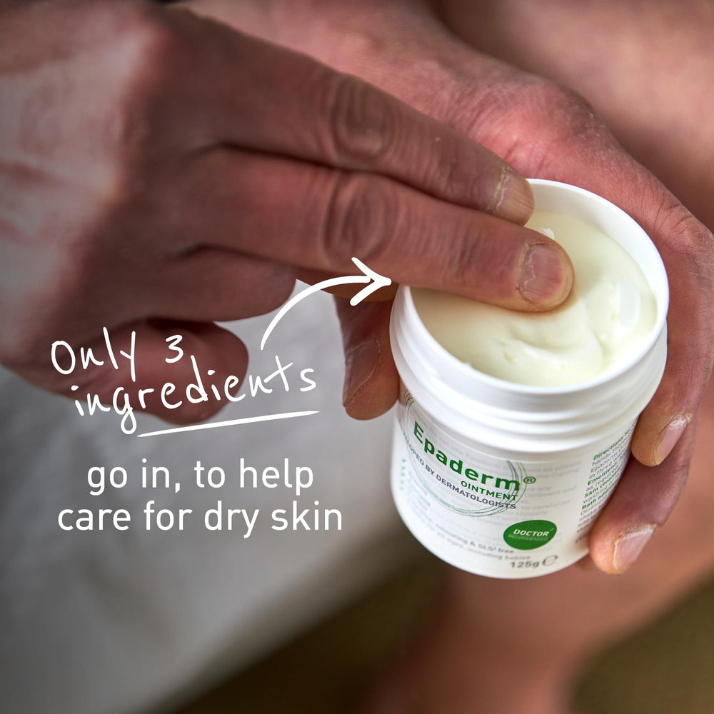Epaderm ointment forms an oil layer on the skin to reduce moisture loss.