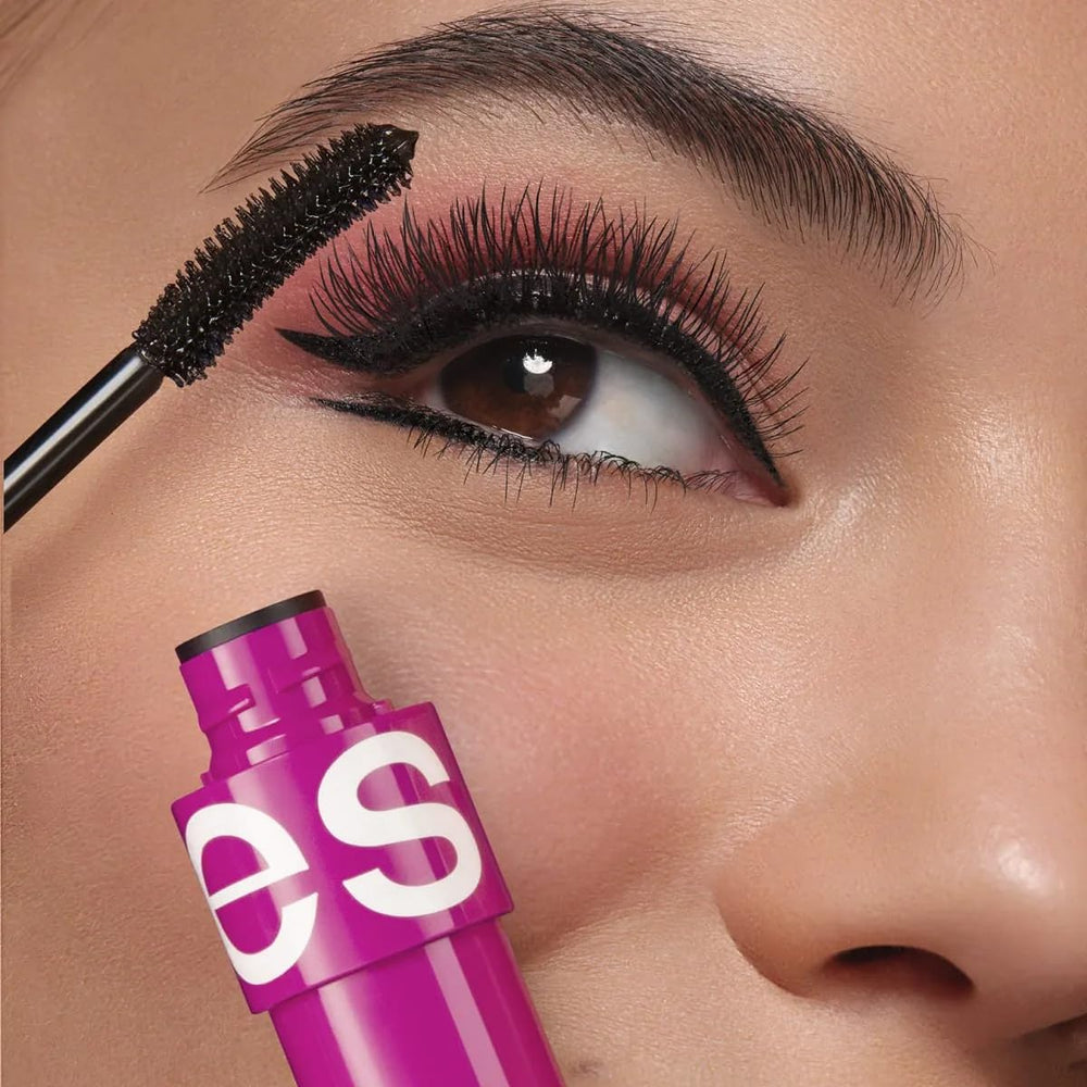 Esika Pro Mega Full-Size Mascara brush-length view highlights extended lashes from root to tip