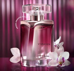 ESIKA Vibranza perfume label emphasizes warm vanilla and sandalwood tones for lasting impression.