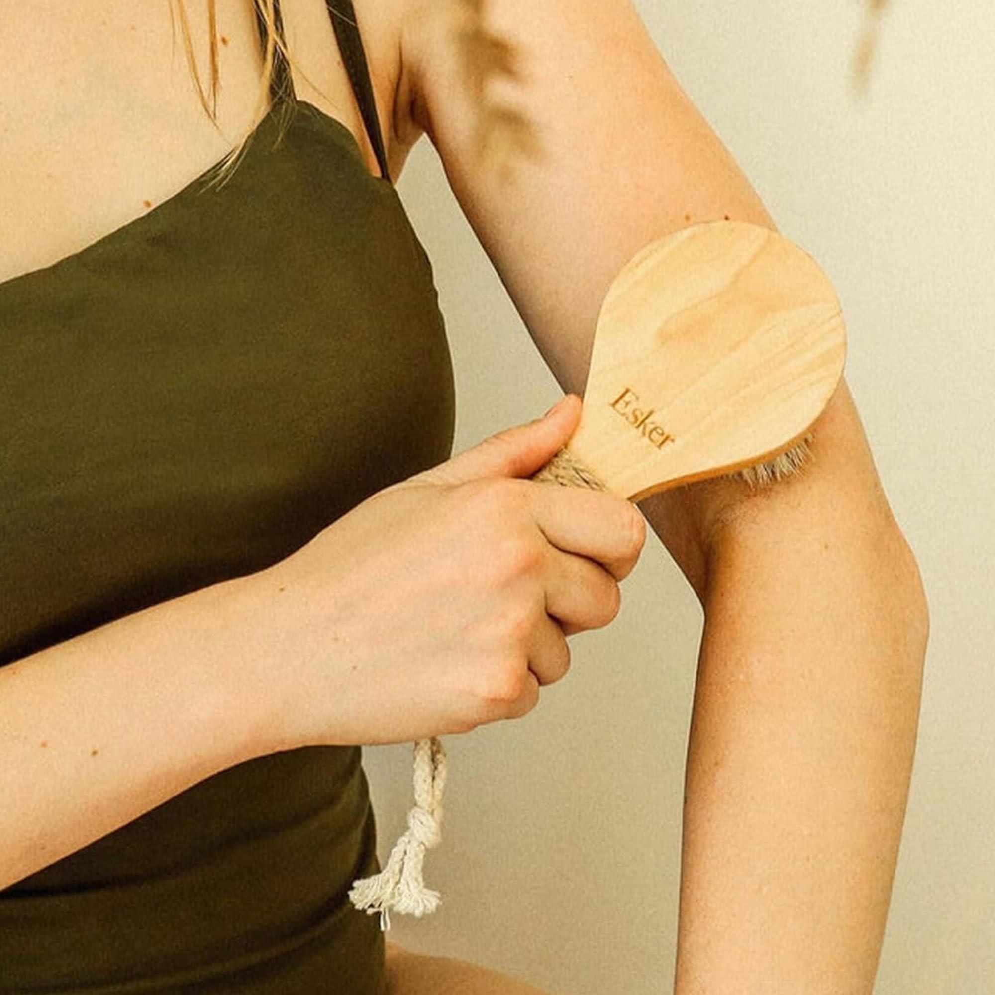 ESKER Dry Brush hemp-wrapped handle shot emphasizes ergonomic grip for daily routines.