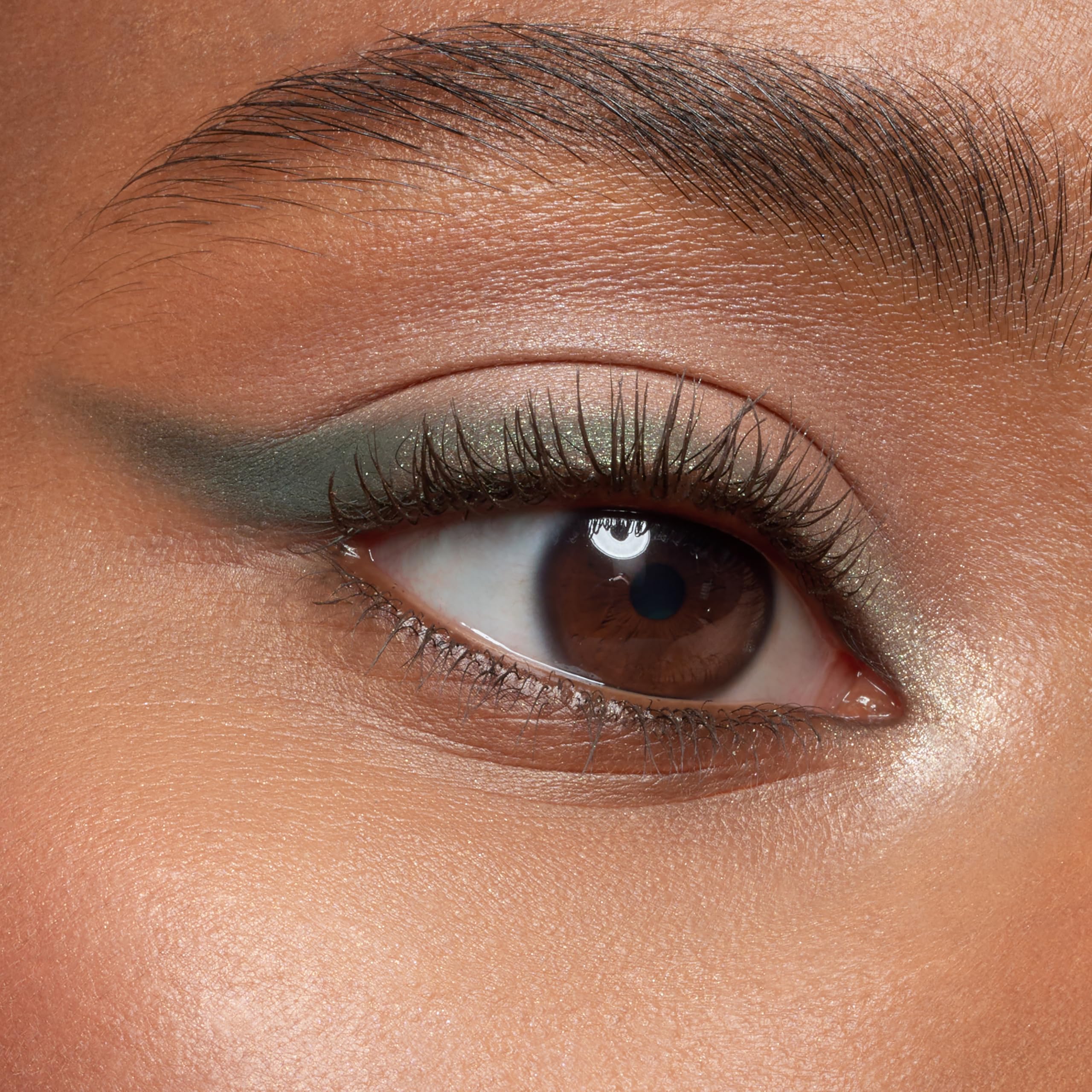 Essence Lash Princess Brown mascara applied for separation and lift