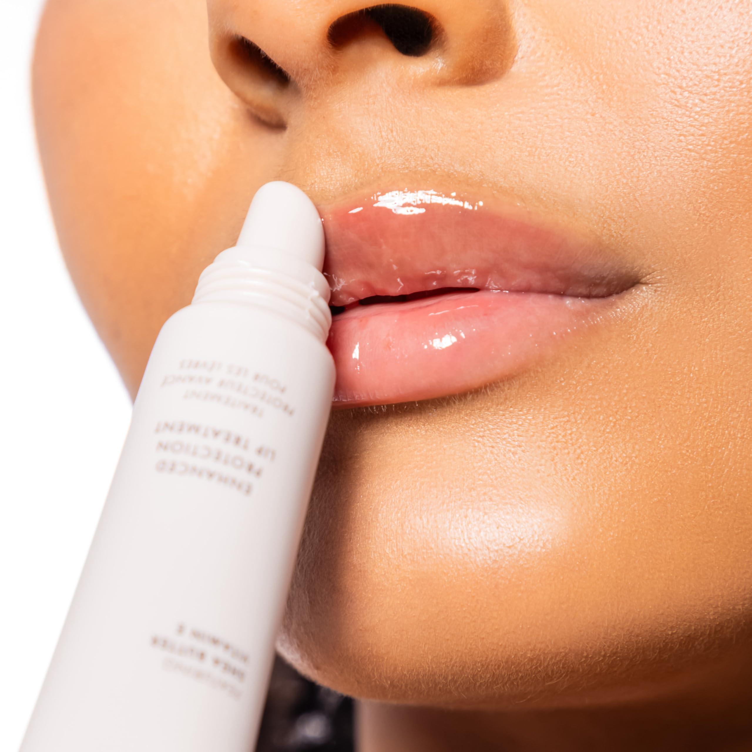 ESW Beauty ácido hialuronico retiene humedad y forma capa protectora.