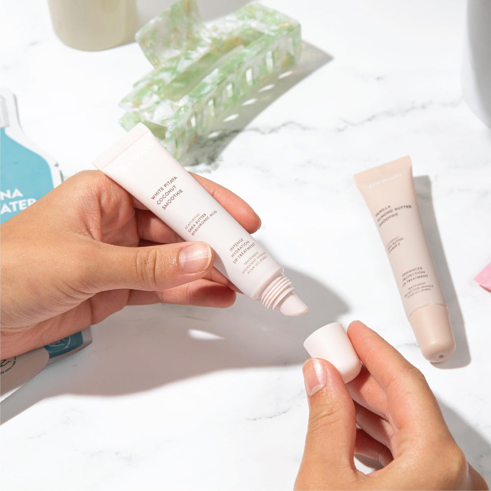ESW Beauty aplicación diaria fácil para labios suaves y nutridos.