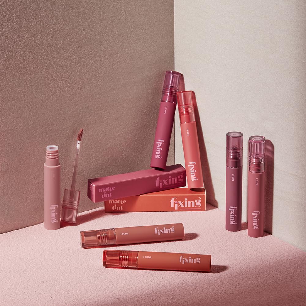 ETUDE Fixing Tint 08 lip color remains vibrant during water activities
