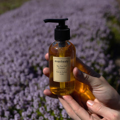 Evanhealy Tea Tree Gel Cleanser pour shows the gel texture for quick wash.