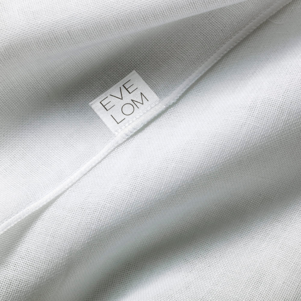 EVE LOM Muslin Cloth shows machine-washable care at 40°C