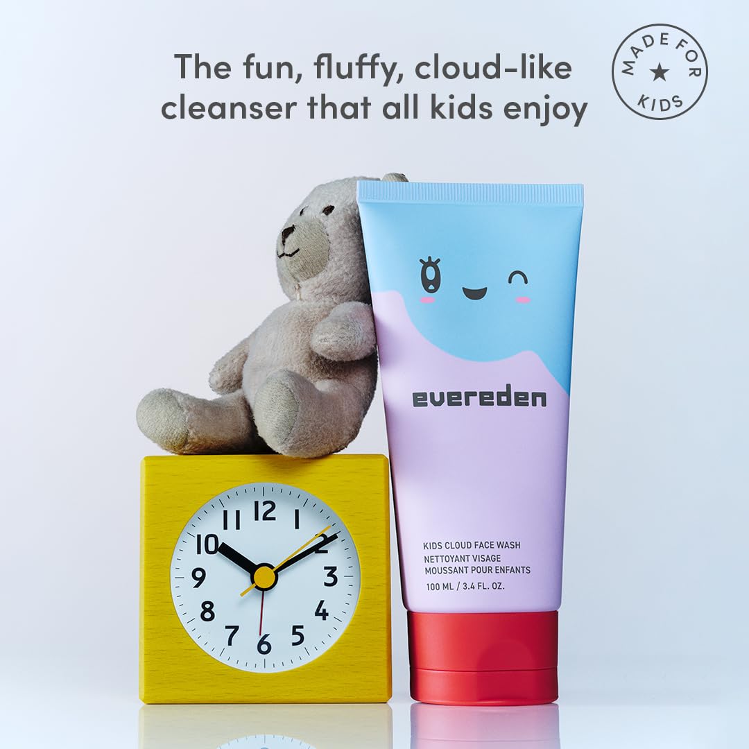 Evereden Kids Cloud Face Wash demonstrated lather ready for gentle facial cleansing.