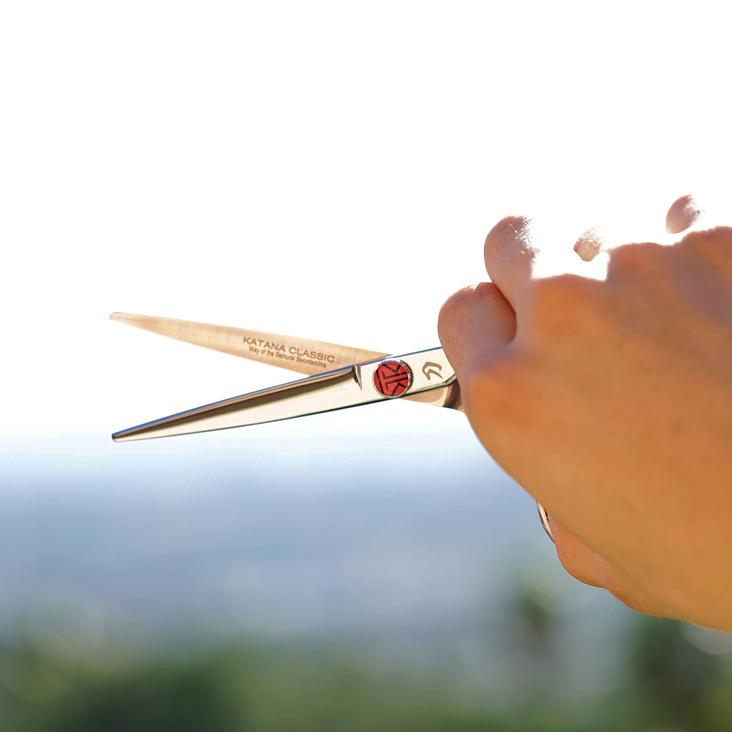 Everlong Tokko Katana handle closeup emphasizes ergonomic grip for comfortable all-day use