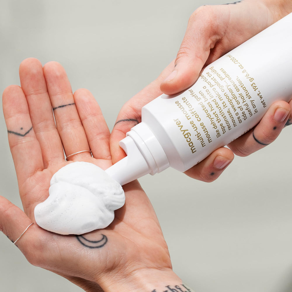 EVO Macgyver mousse bottle dispenses mousse for precise, mess-free use.