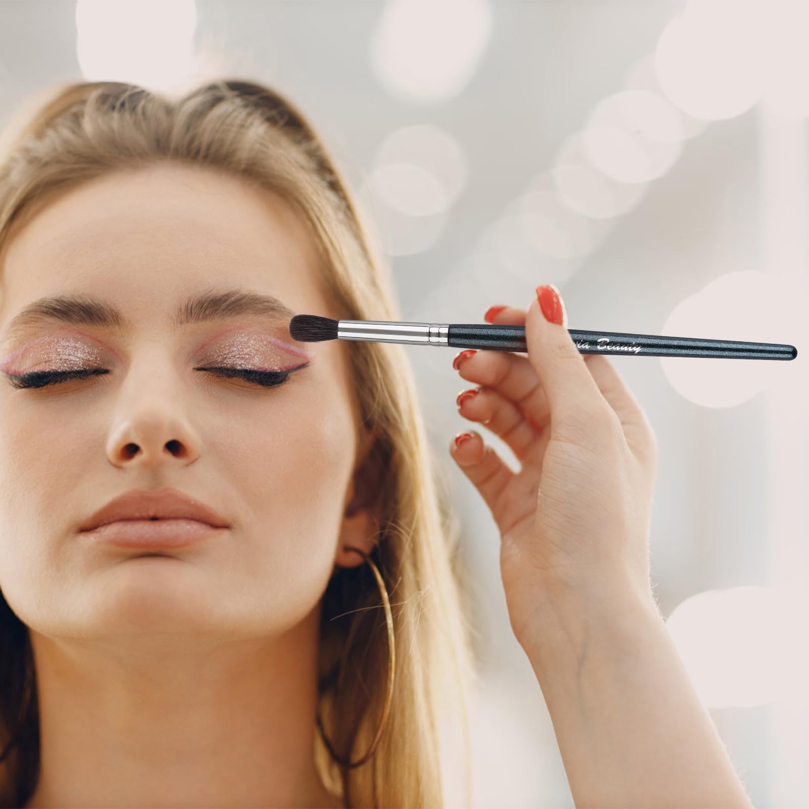 EVRCHGIEA eye brushes showcase natural goat hair for soft applications and minimal shedding.