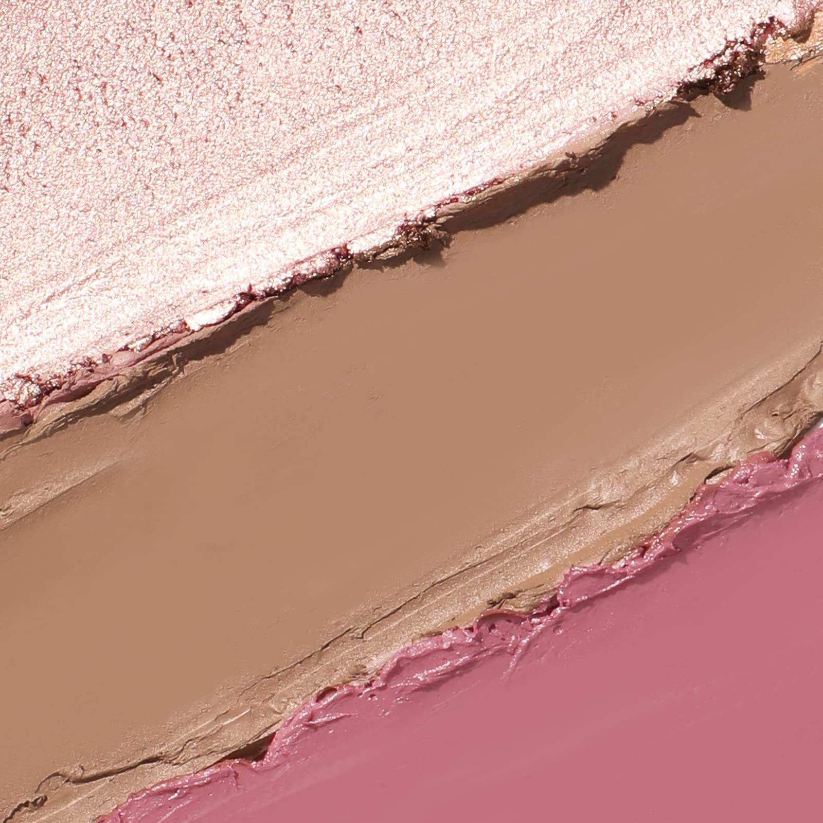 Falocutus gift-set packaging showing ready-to-gift makeup experience.