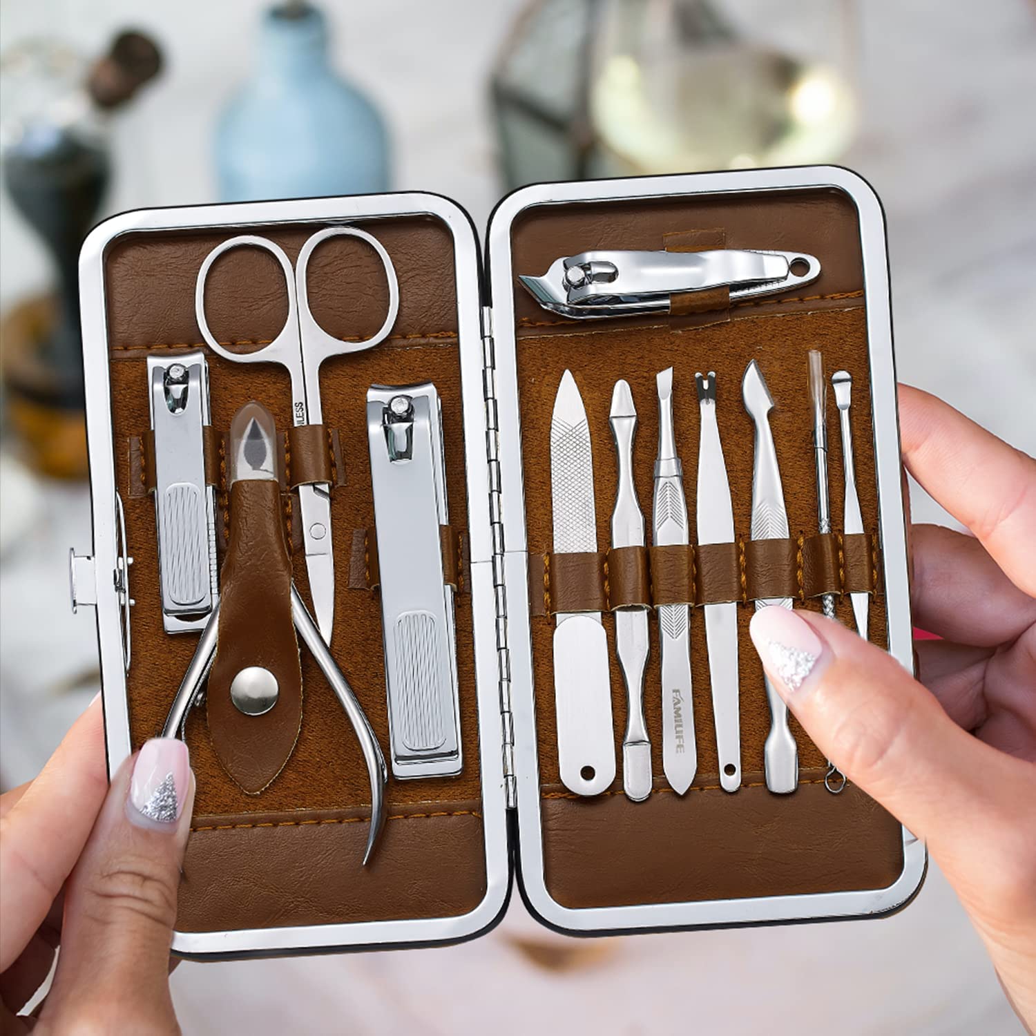 FAMILIFE eyebrow tweezers for precise grooming