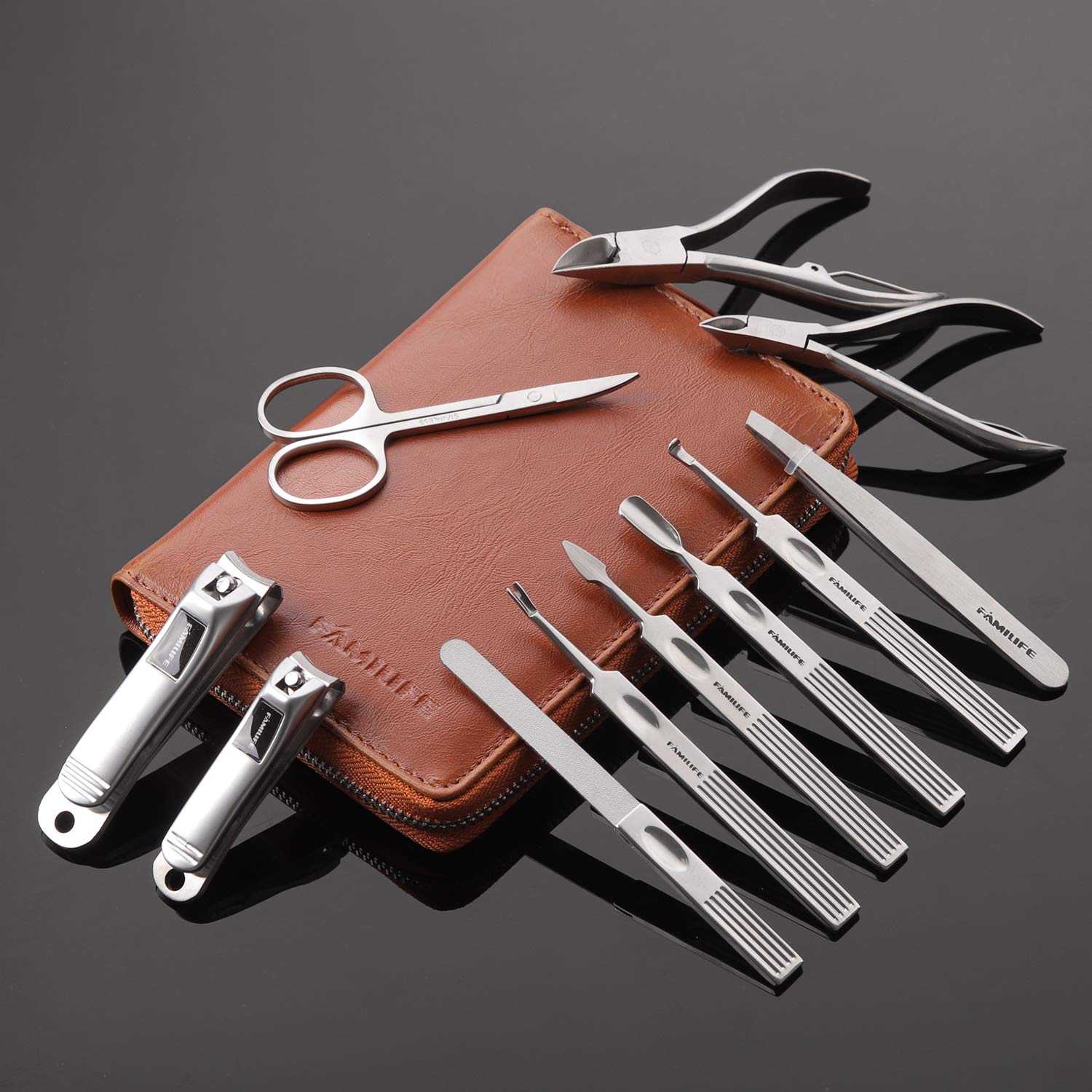 FAMILIFE cuticle nipper for clean cuticle shaping and grooming.