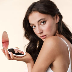 Fancii Mini Taylor LED light settings provide color-accurate makeup in any setting.