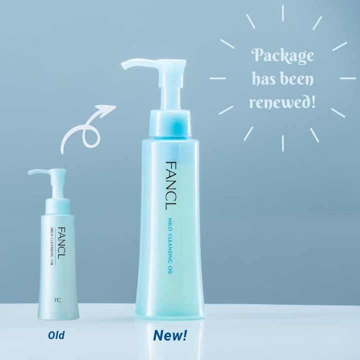 Fancl oil on face during cleansing demonstrates gentle makeup dissolve without harsh rubbing.