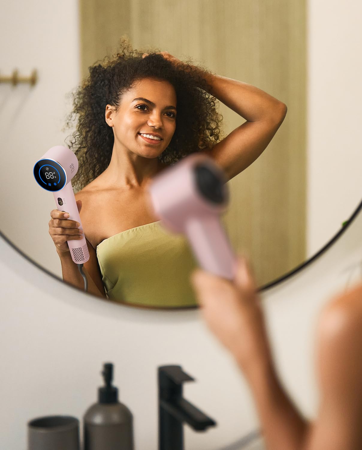 Fanttik Solo SonicDry H10 Apex high-speed airflow dries hair quickly between sessions.