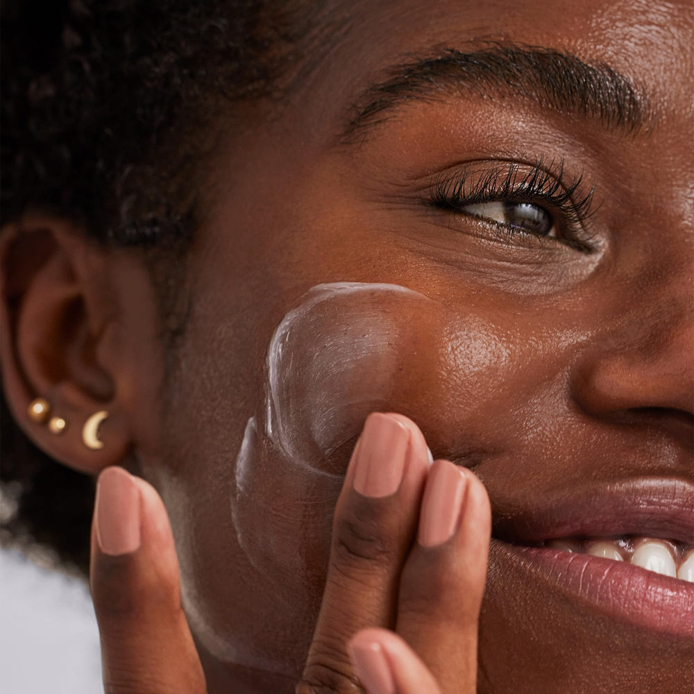 Pore-refining action of Farmacy Niacinamide Overnight Mask on skin