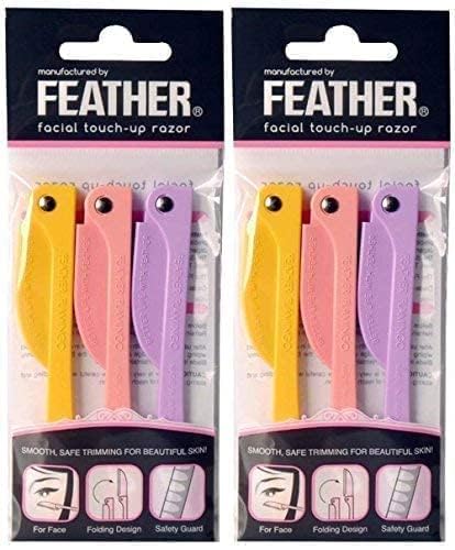 Feather Flamingos razor with safety cap protects delicate skin during shaving