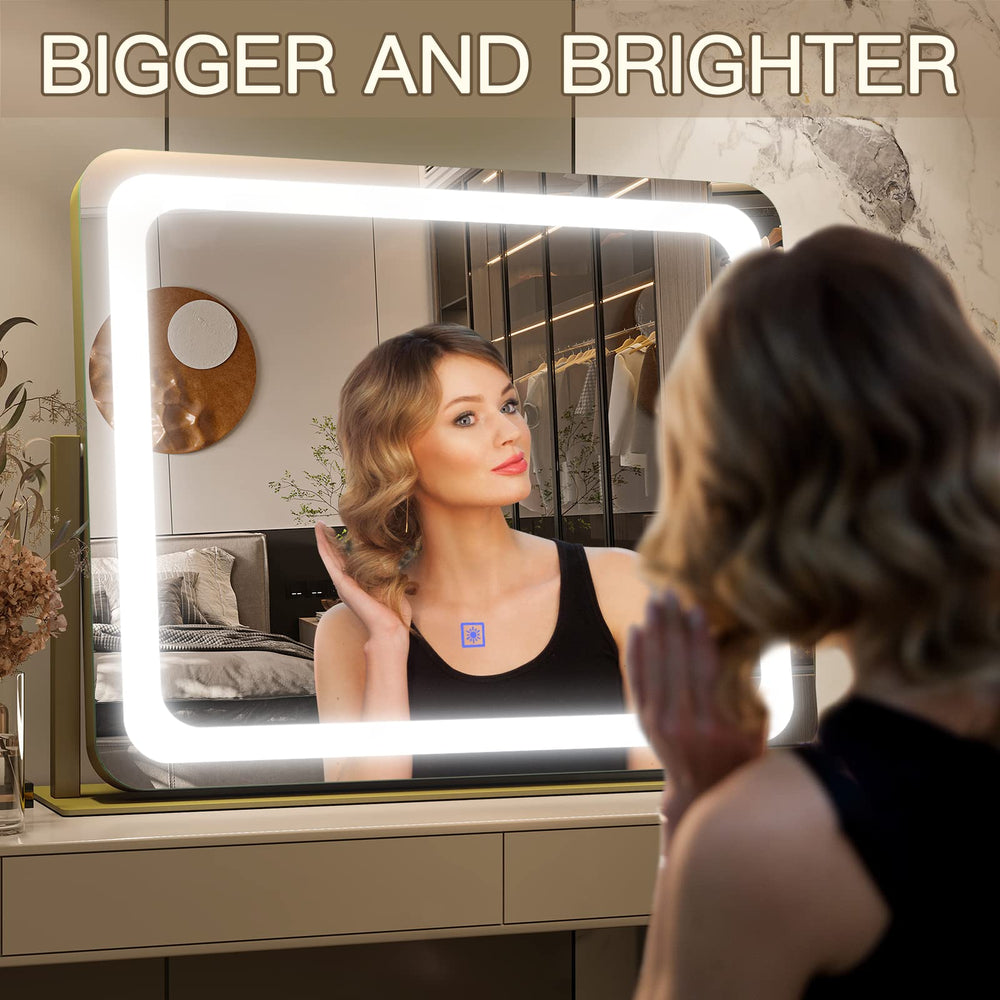 FENNIO Gold Vanity Mirror lit-face closeup highlighting clear reflection with CRI 90+.