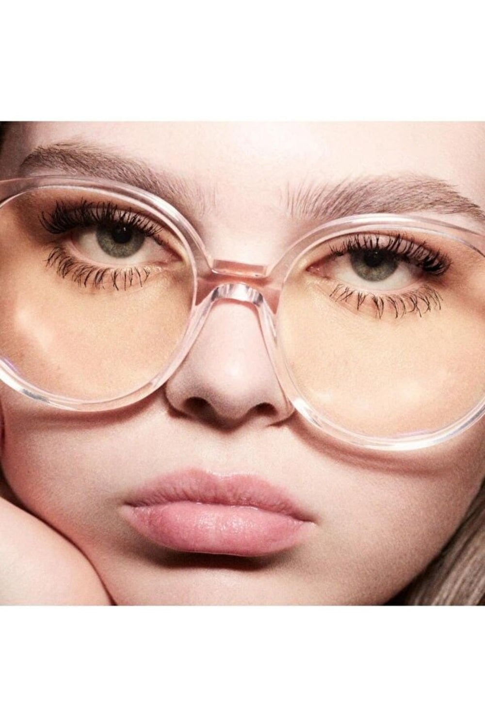 Fenty Beauty Hella Thicc Mascara Deluxe Sample compact and portable for on-the-go glam