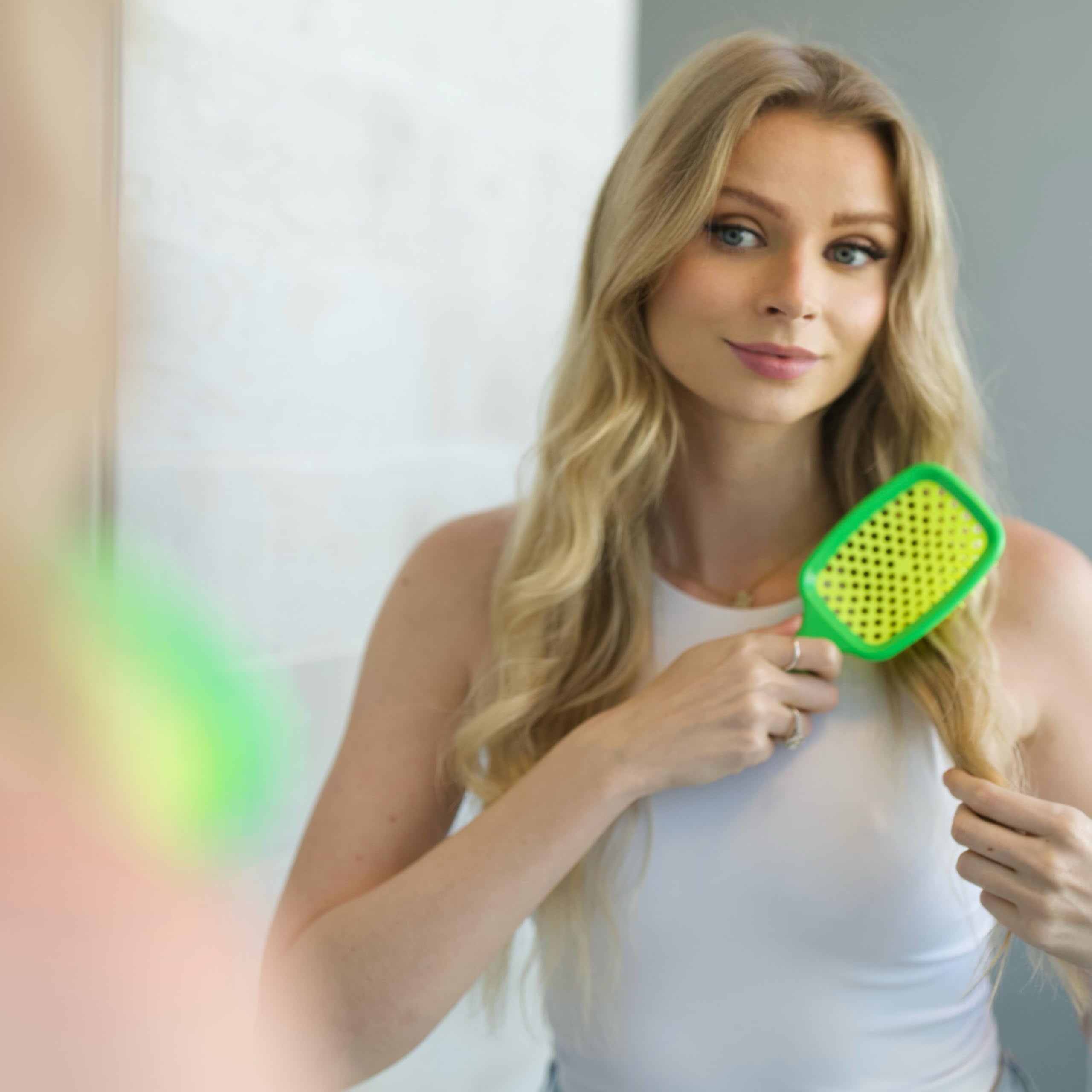 FHI Heat UNbrush easy-clean design simplifies maintenance after use