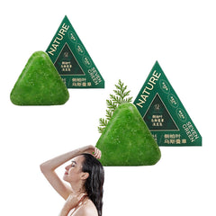 Finturo Seven Green Shampoo Bar packaging and bar showcasing eco-friendly design for sustainable care