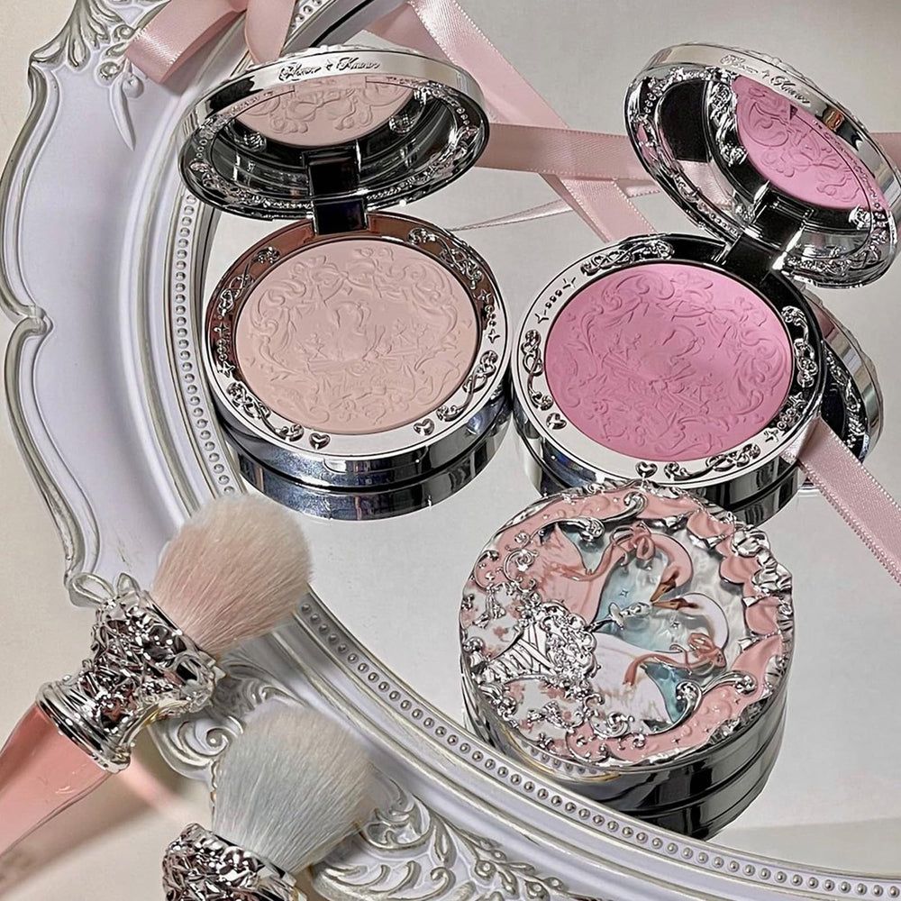 Flower Knows cool lavender pink matte finish for subtle, fresh cheeks.