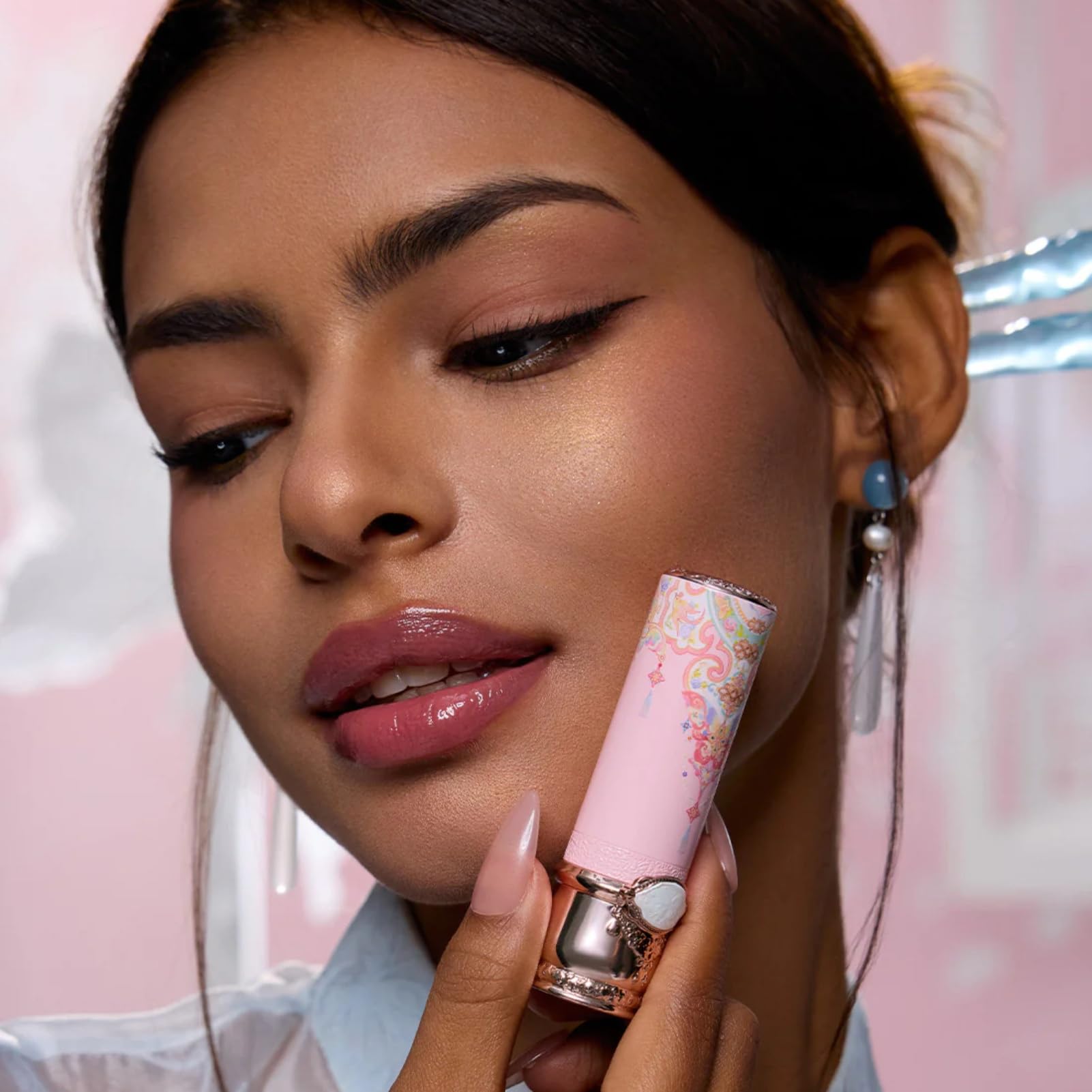 Flower Knows Heritage box shot conveys premium gifting appeal.