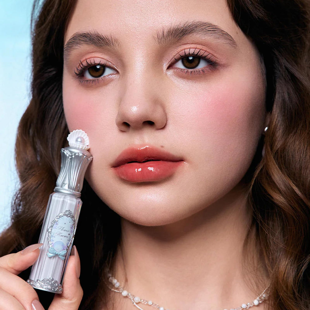 Flower Knows Jewel Nourishing Lip Glaze blends nourishing oils for soft lips.