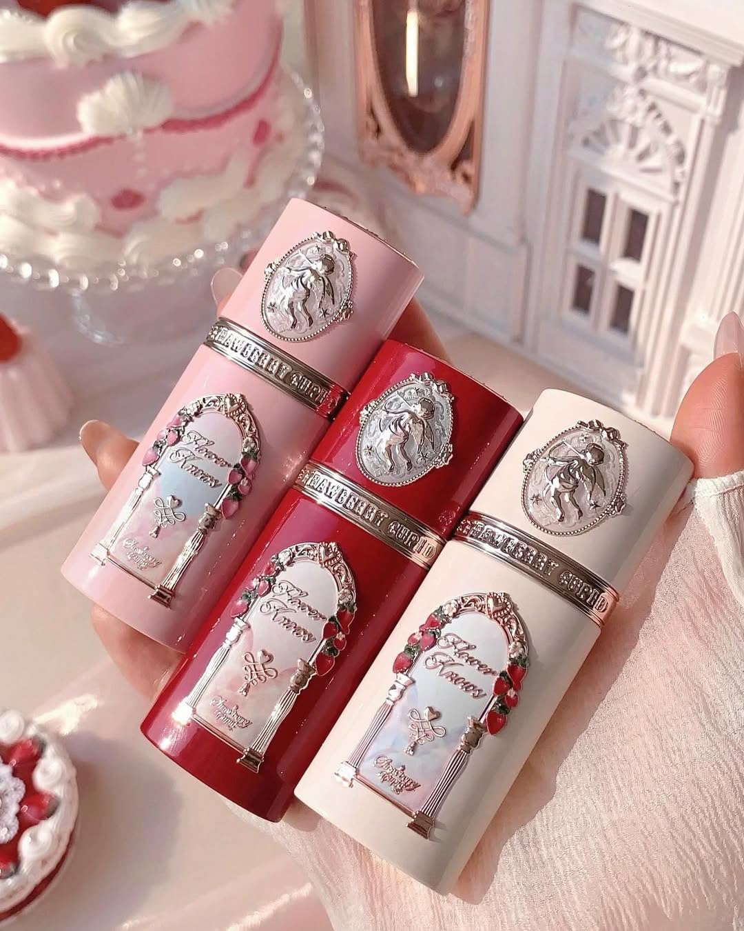 Flower Knows Strawberry Cupid cushion puff 01 helps flawless powder application.