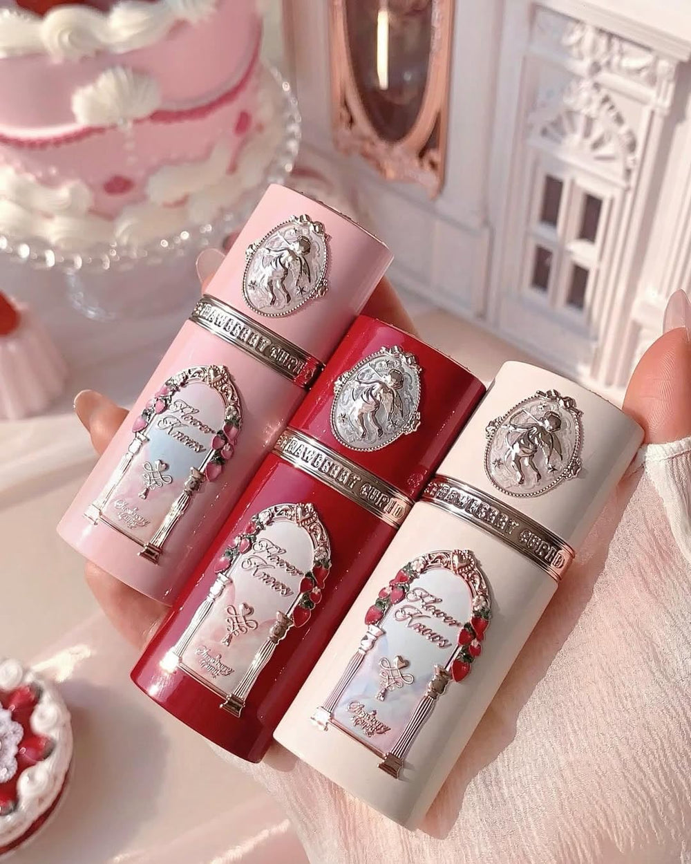 Flower Knows Strawberry Cupid cushion puff 01 helps flawless powder application.