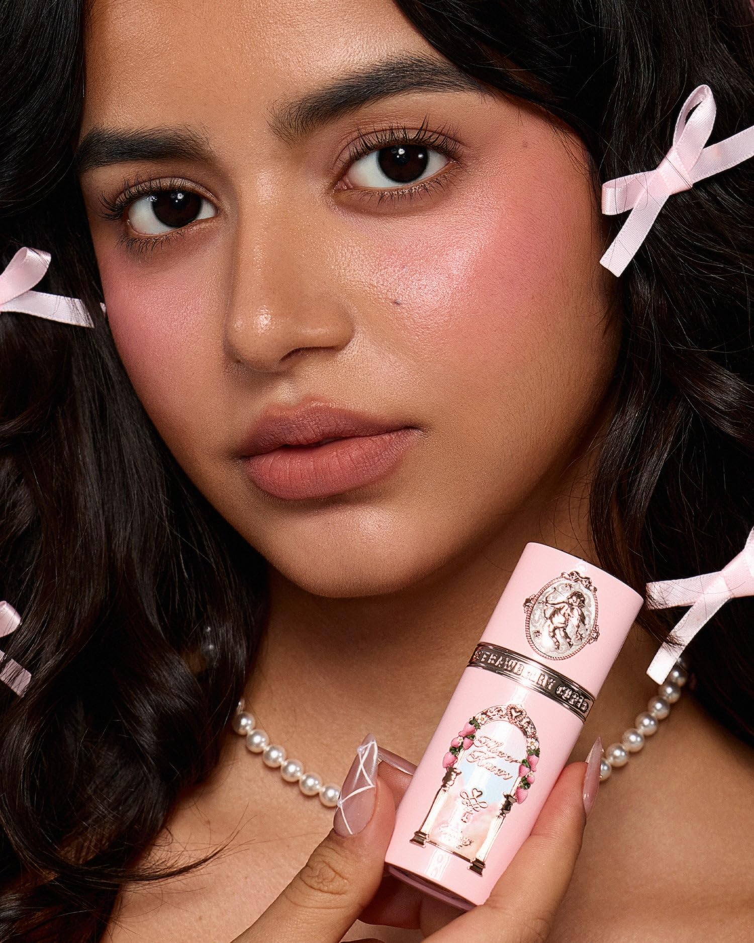 Flower Knows Strawberry Cupid amino acids hydrate and comfort skin during wear.