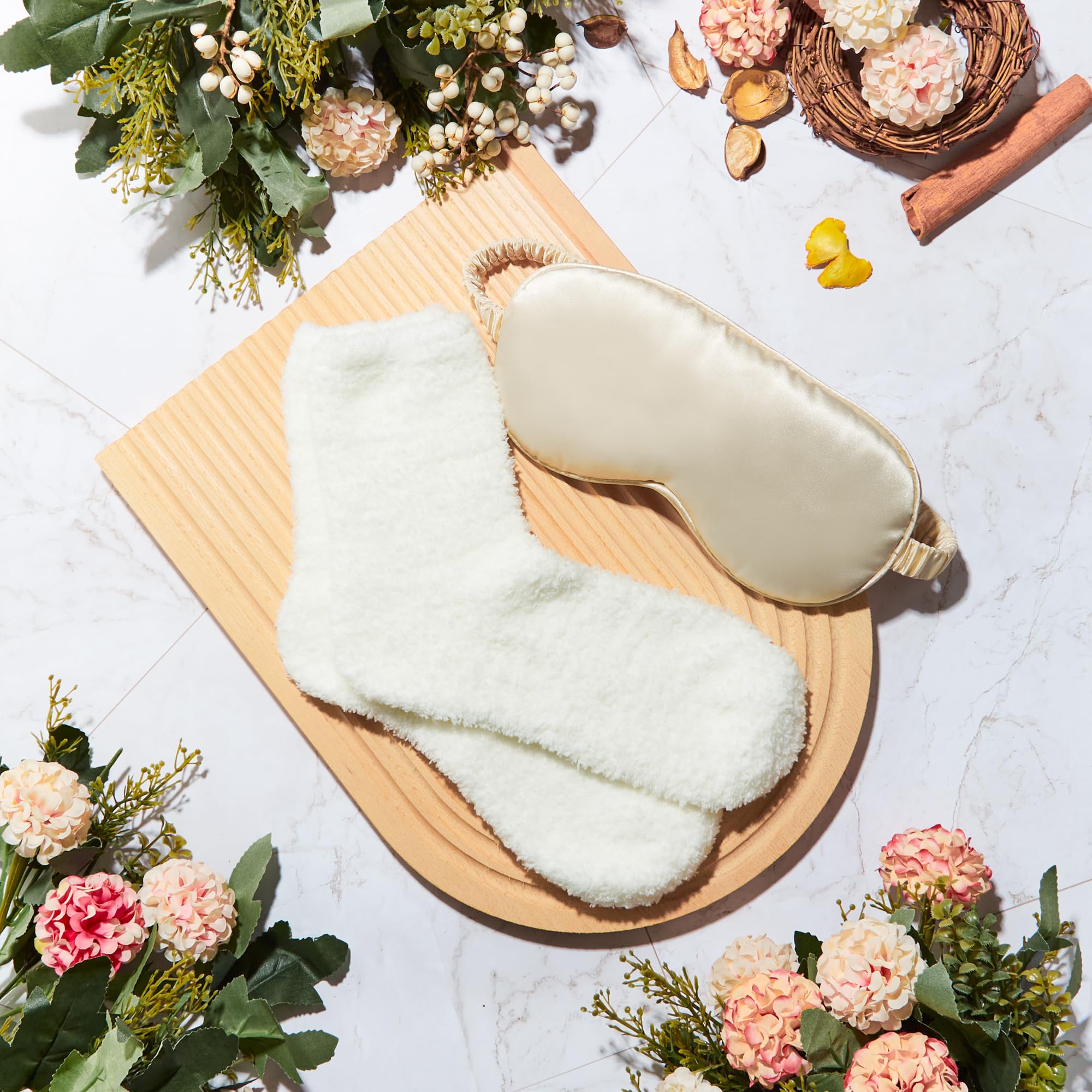 FndAsxa plush-fleece-socks offer warm, comforting wear.