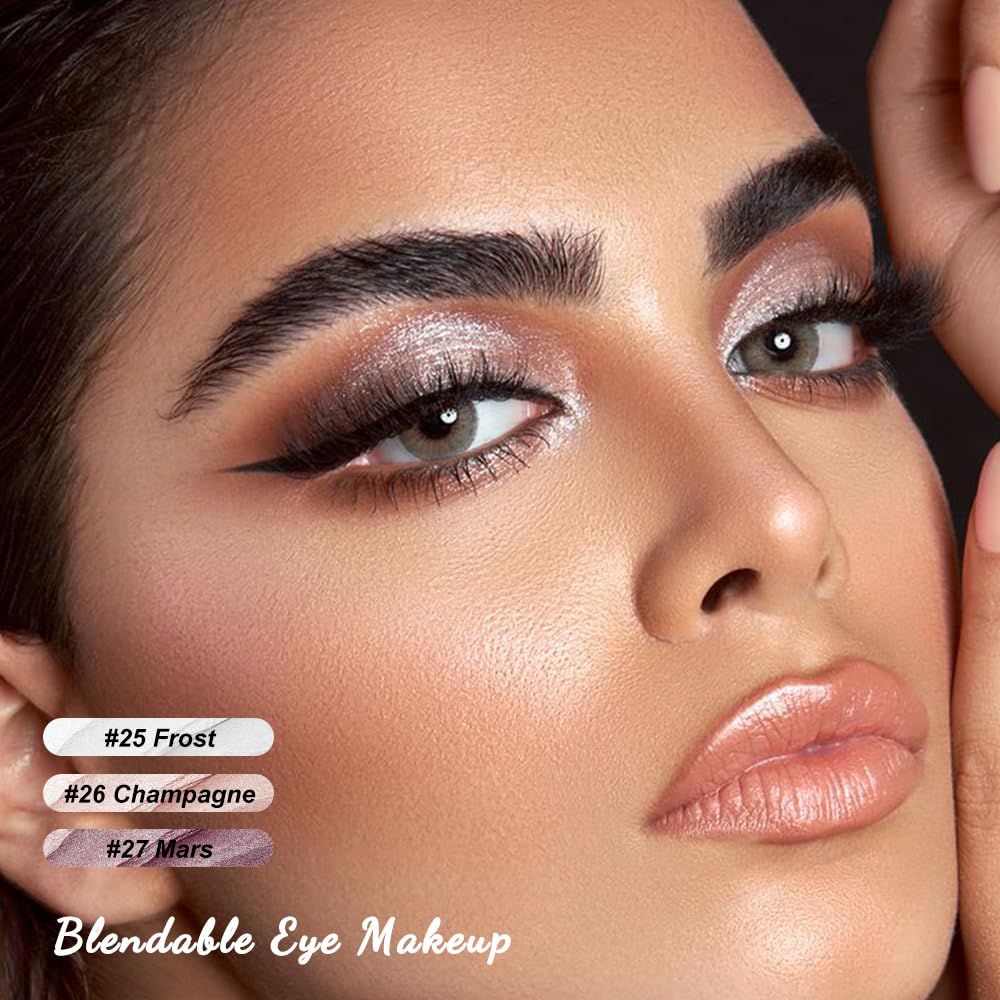 FOCALLURE 2-in-1 pen creamy texture demonstrated on eyelid for smooth color