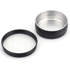 Foraineam screw lid keeps contents sealed and protects against light exposure during trips