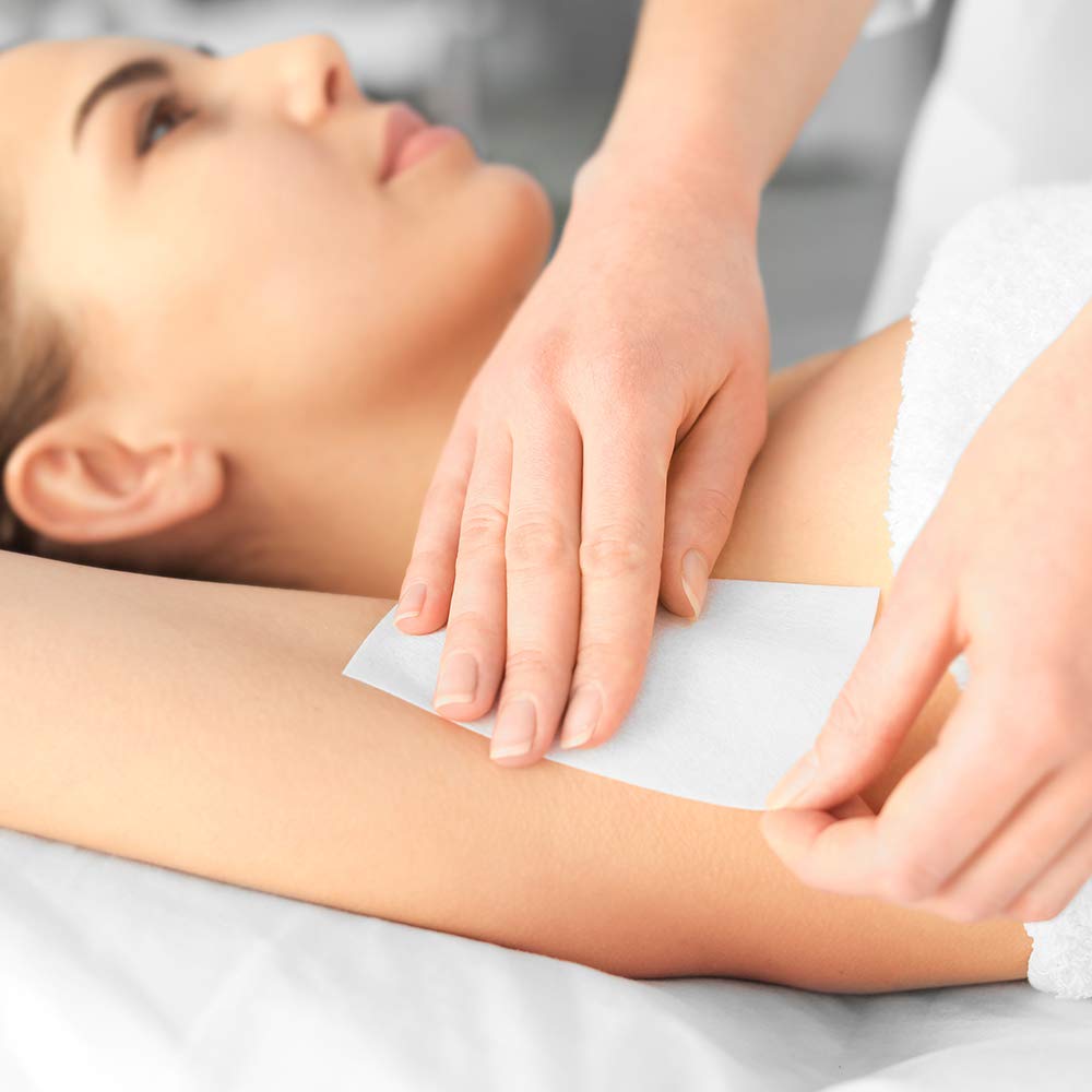 ForPro non-woven roll cutting strips enables easy, customizable waxing widths.