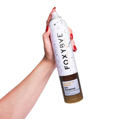 FoxyBae Brunette Breeze spray-action captures even application for oil control and refresh.