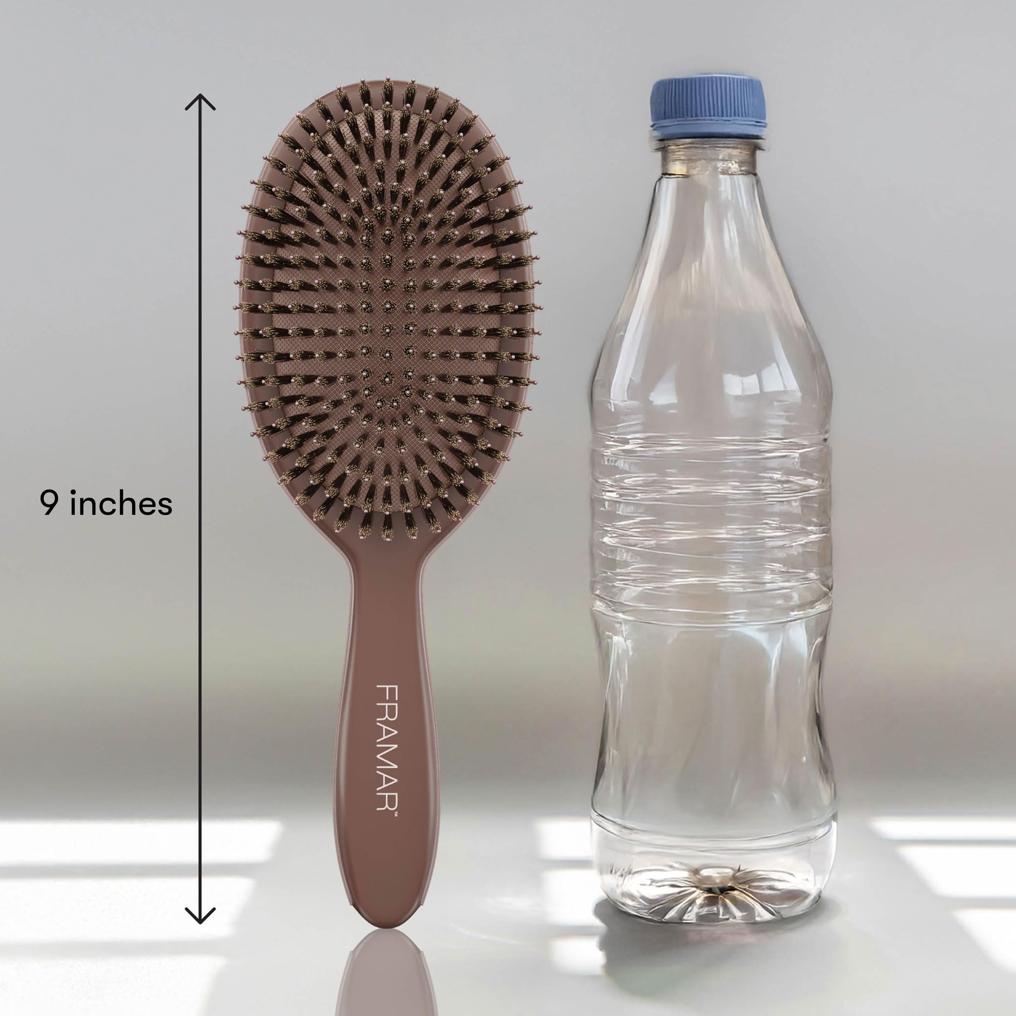 FRAMAR Daily routine brush – in-hand use before work for smooth results