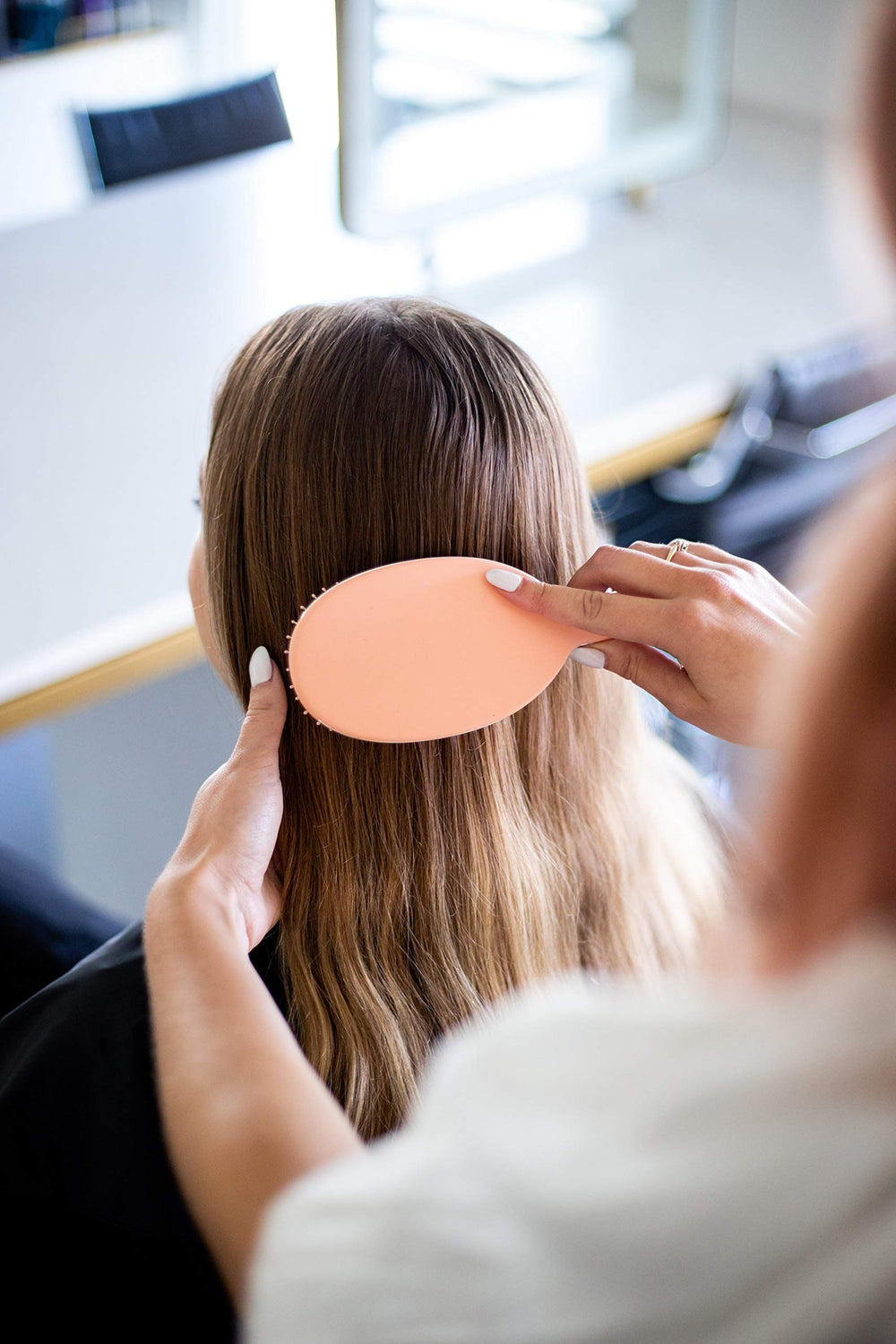 Framar detangling brush kid-friendly handle makes brushing comfortable for children