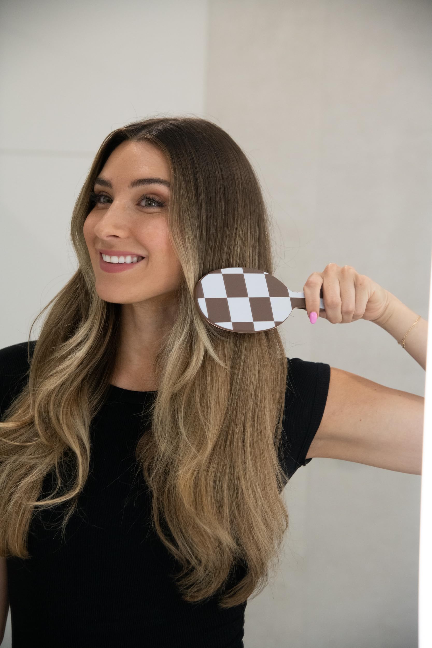 FRAMAR hair brush curly-hair-friendly design works on textured hair