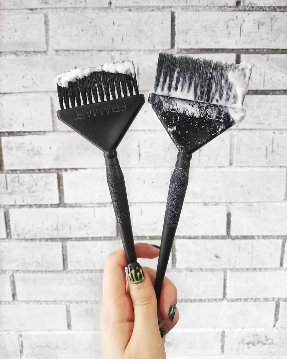 FRAMAR root tapping brush enables precise placement between color steps.