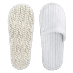 Frcctre willow-pattern sole detail demonstrates enhanced traction and safety.