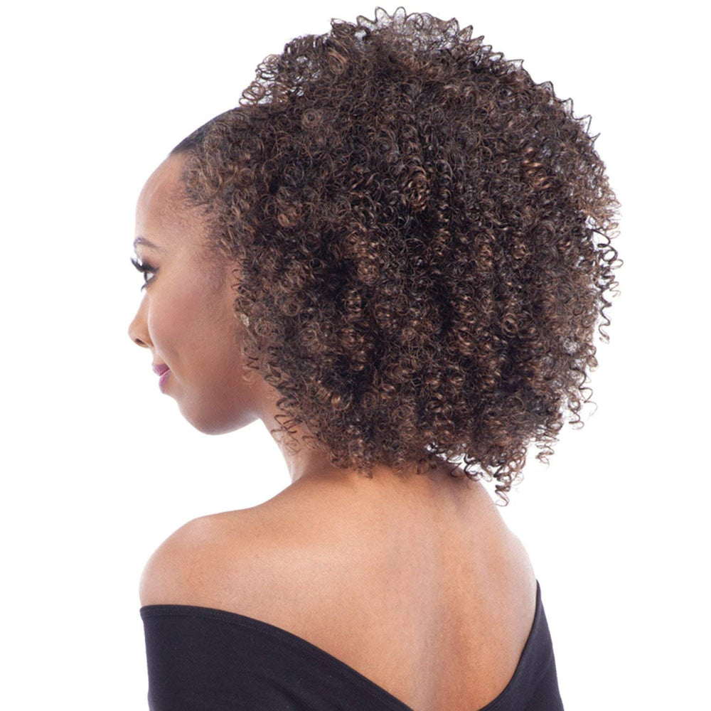 FreeTress Equal drawstring pony with natural shine for a seamless, ready-to-wear look.